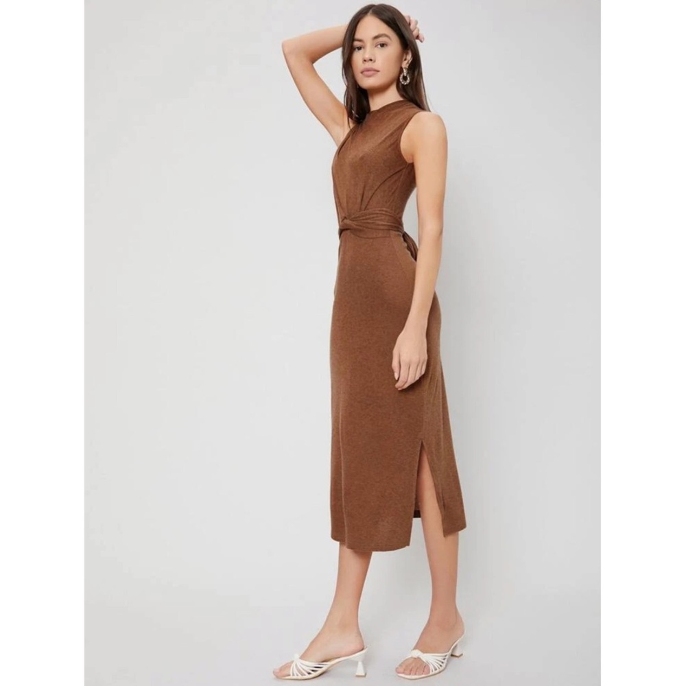 front twist midi dress - Picture 4 of 5